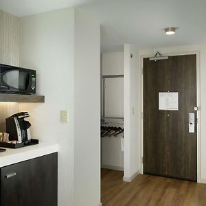 Deluxe  King Room Mobility accessible